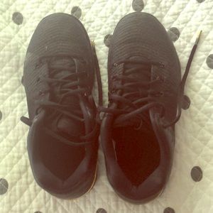 Nike girls basketball sneakers